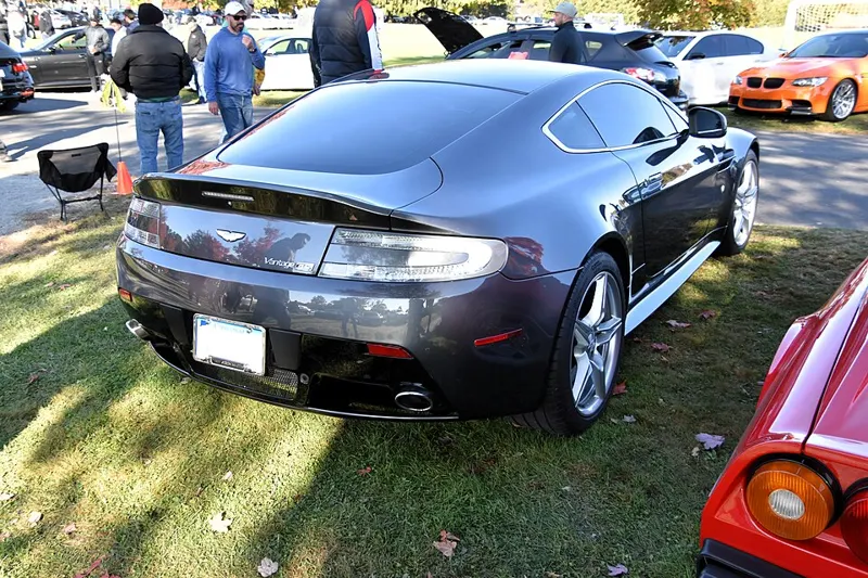 Aston Martin V8 Vantage S