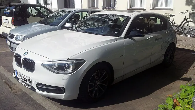 BMW 128I