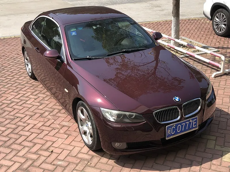 BMW 330E