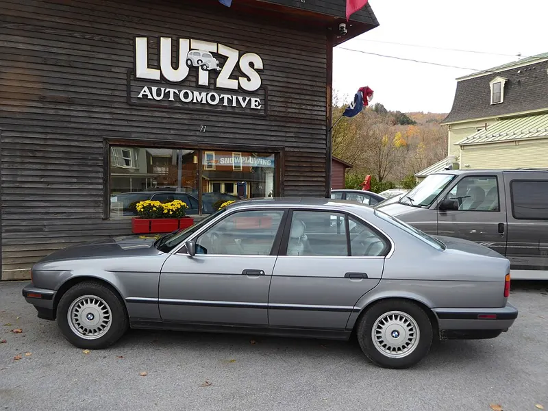 1992 BMW 525I