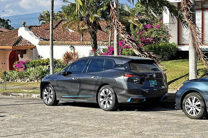 BMW Ix