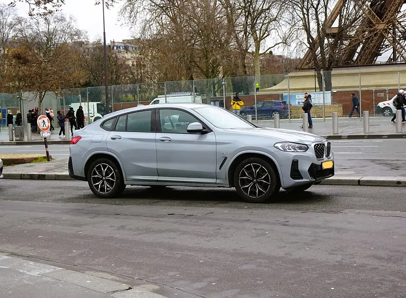 2022 BMW X4