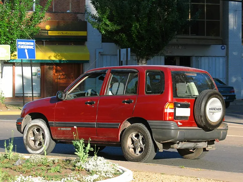 2000 Chevrolet Tracker