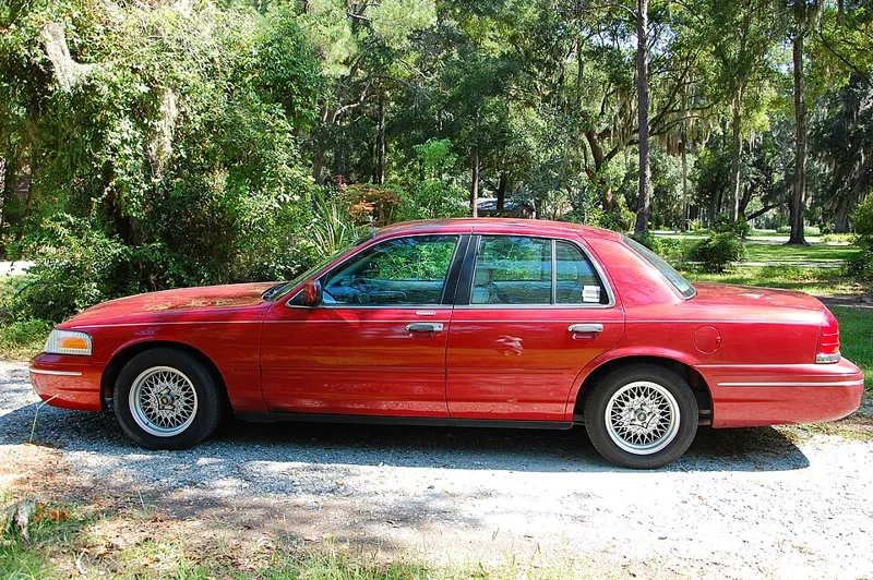 2001 Ford Crown Victoria