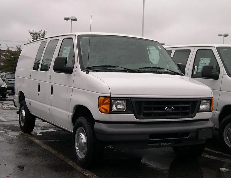 Ford E-350 Starlite