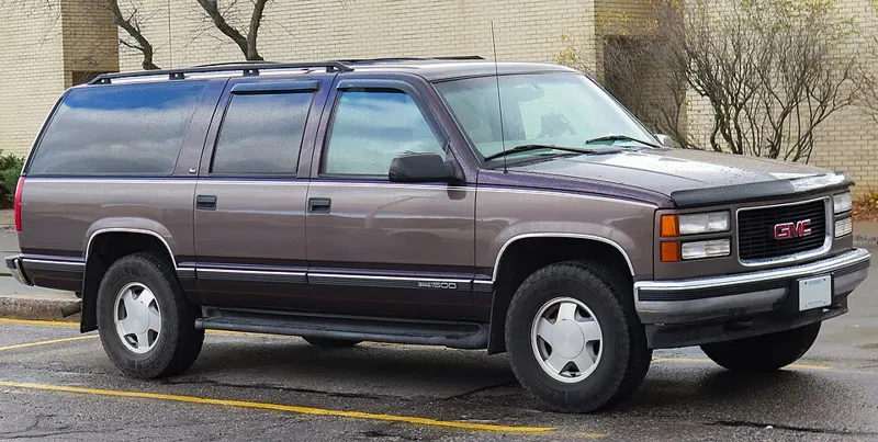 GMC C1500 Suburban