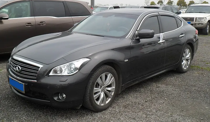 Infiniti M56