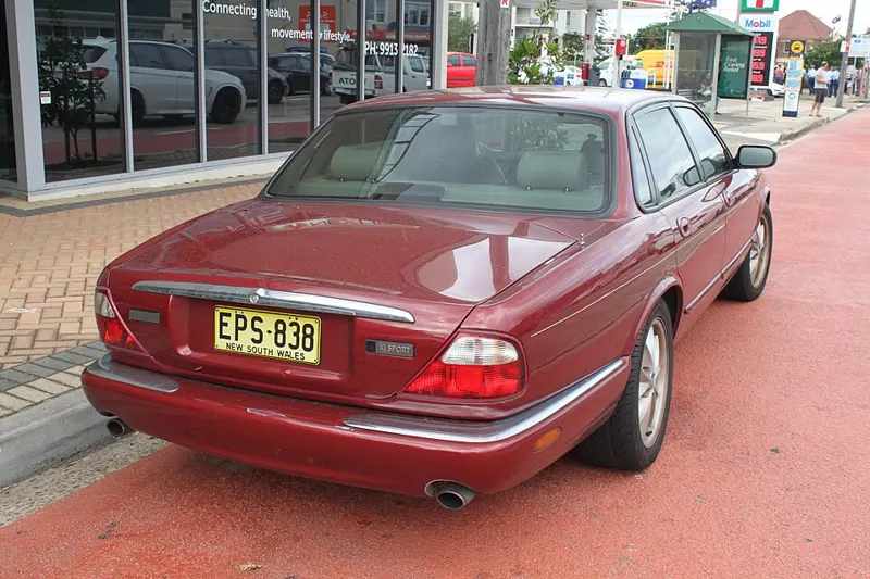 1999 Jaguar XJ8
