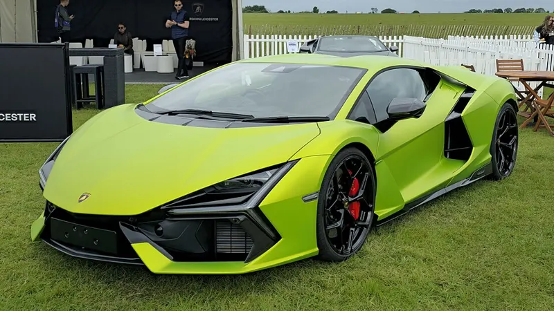 Lamborghini Revuelto