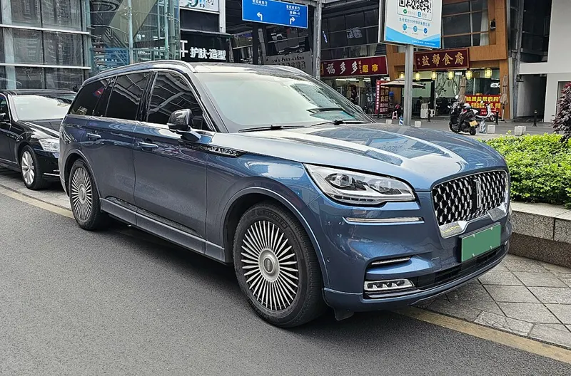 Lincoln Aviator