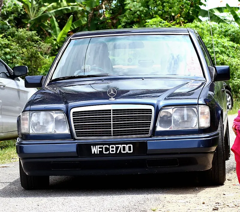 1998 Mercedes-Benz E300