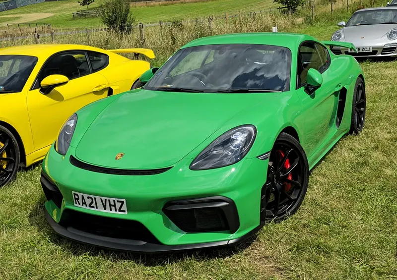 Porsche Cayman GT4