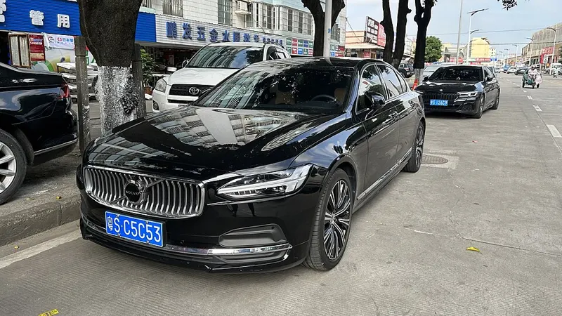 Volvo S90